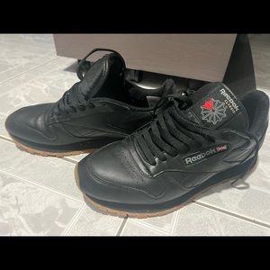 Reebok Classics, Black and gum